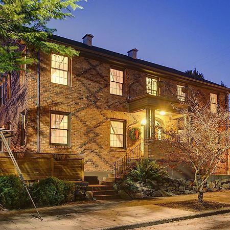 Chelsea Station Inn Сиэтл Экстерьер фото